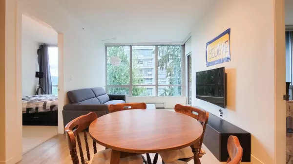 Burnaby, BC V5A 0B7,9080 University CRES #706