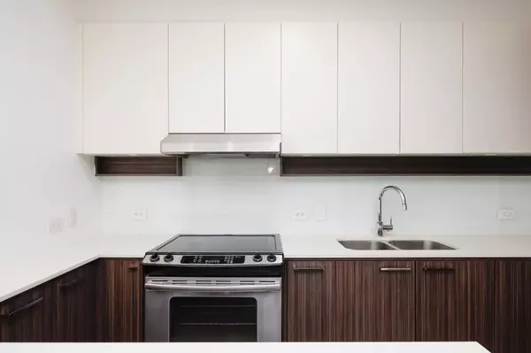 Coquitlam, BC V3J 0B6,555 Foster AVE #207