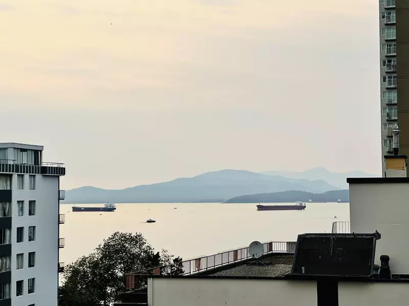1251 Cardero ST #1002, Vancouver, BC V6G 2H9