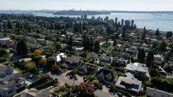 2316 Nelson AVE West Vancouver, BC V7V 2R2