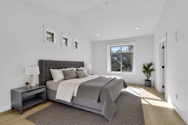 Surrey, BC V4P 0E3,14636 36a AVE