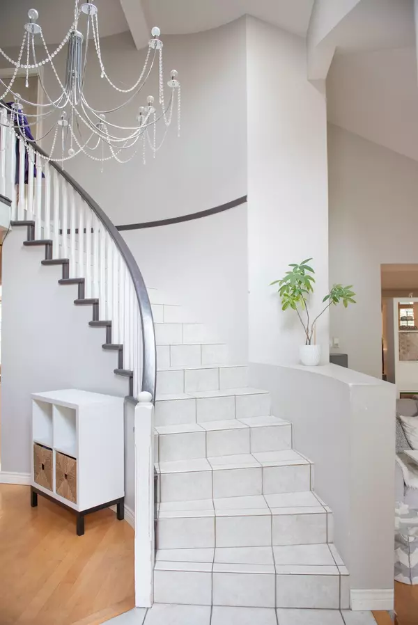 Port Moody, BC V3H 4M2,1 Buckhorn PL