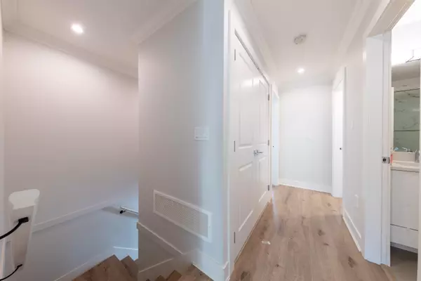 Richmond, BC V6X 0T1,9211 Mckim WAY #9