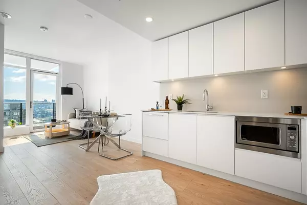 Burnaby, BC V5C 0N4,2181 Madison AVE #3110