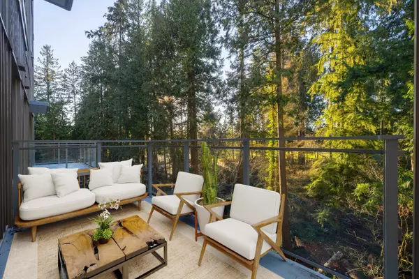 North Vancouver, BC V7J 0E8,2325 Emery CT #202