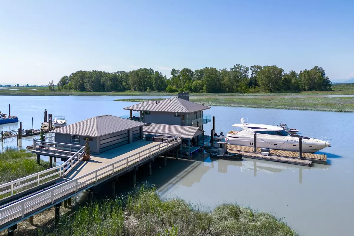 Delta, BC V4K 1R9,4379 W River RD