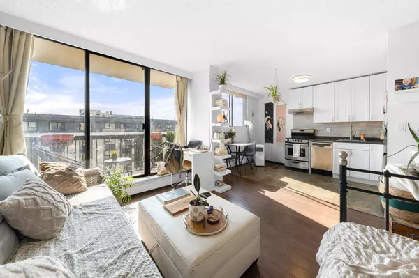 North Vancouver, BC V7L 3G8,145 St. Georges AVE #706