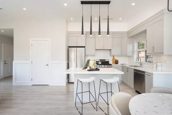 Richmond, BC V7A 1M9,9899 Steveston HWY #5