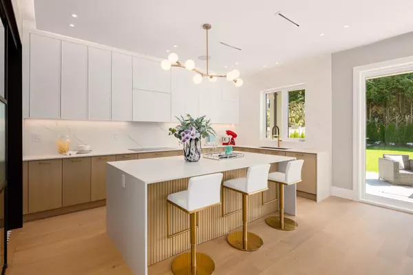 6120 Maple RD Richmond, BC V7E 1G5