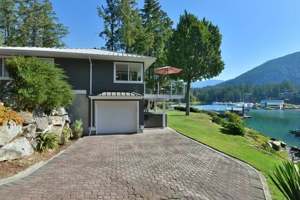Madeira Park, BC V0N 2H1,12828 Gilden RD