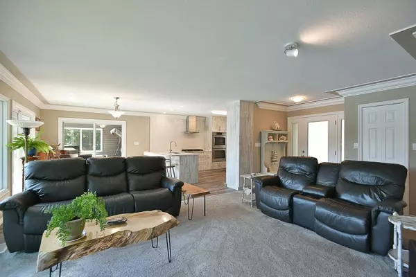 Madeira Park, BC V0N 2H1,12828 Gilden RD