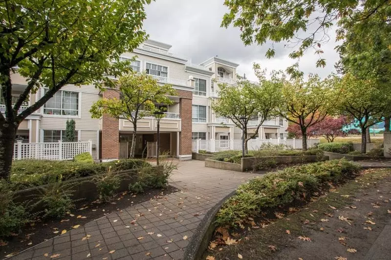 Burnaby, BC V5J 5K1,7117 Antrim AVE #108