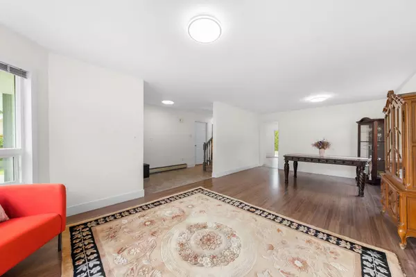 Delta, BC V4E 3G6,11818 Woodlynn CT