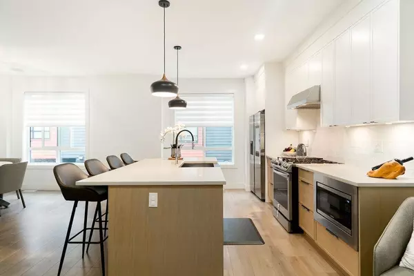 Coquitlam, BC V3E 0T1,3503 Gislason AVE #106