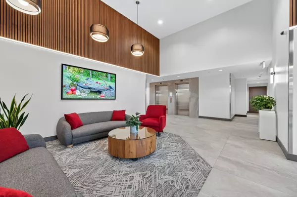 Burnaby, BC V5E 4M9,6659 Southoaks CRES #1803