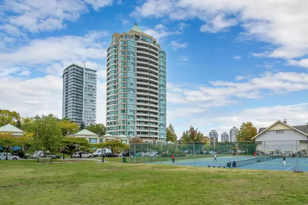 Burnaby, BC V5E 4M9,6659 Southoaks CRES #1803