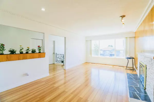 Burnaby, BC V5J 2A4,4459 Rumble ST