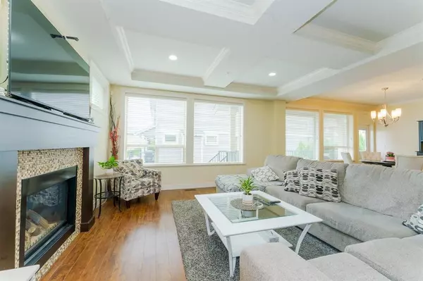 Maple Ridge, BC V2W 0G2,24787 105a AVE