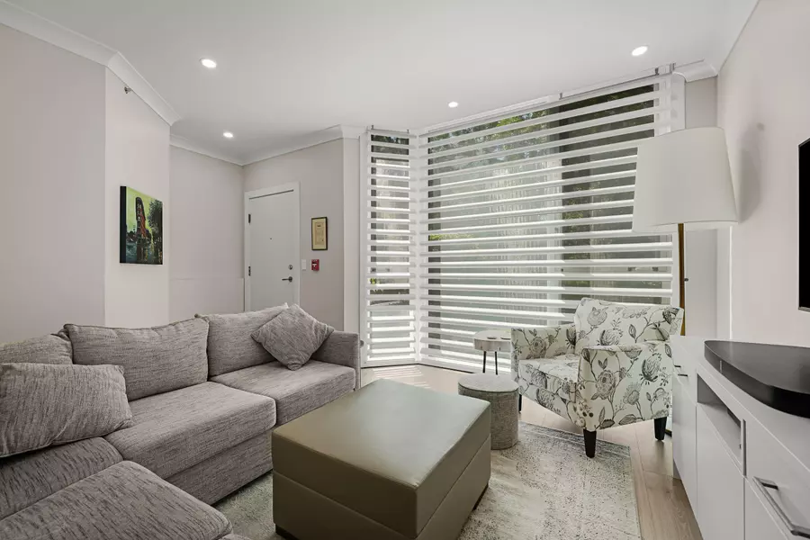 1488 Hornby ST #102, Vancouver, BC V6Z 1X3