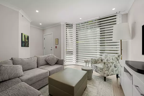 1488 Hornby ST #102, Vancouver, BC V6Z 1X3