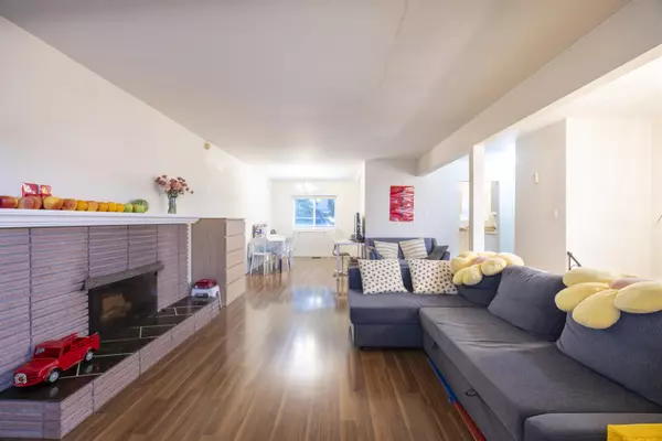 Burnaby, BC V5B 4M1,675 Duncan AVE