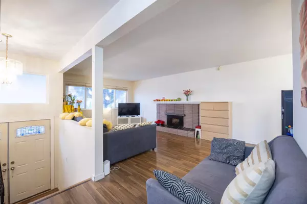 Burnaby, BC V5B 4M1,675 Duncan AVE