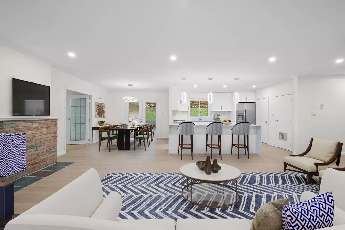 West Vancouver, BC V7S 1M3,441 Southborough DR