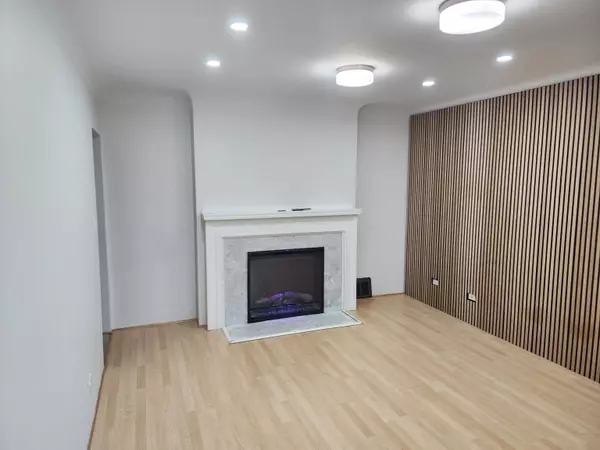 Vancouver, BC V5X 1M7,165 E 55th AVE