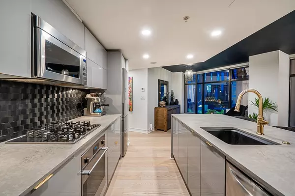 Vancouver, BC V6B 0E6,128 W Cordova ST #310