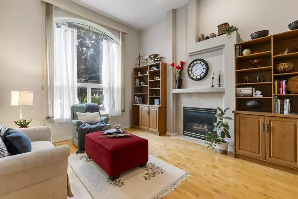 15651 83a AVE, Surrey, BC V4N 0S4
