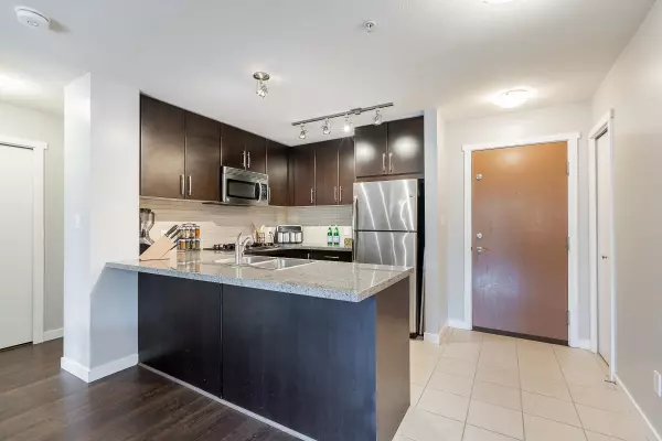 Port Moody, BC V3H 5L6,701 Klahanie DR #315