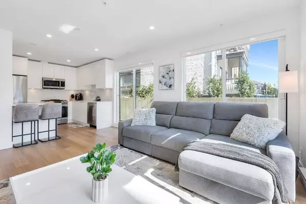 Port Coquitlam, BC V3C 1Y3,2331 Kelly AVE #100