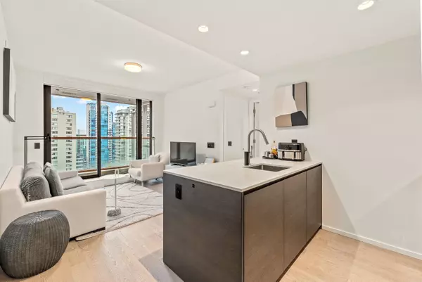 Vancouver, BC V6G 1B9,1482 Robson ST #1304