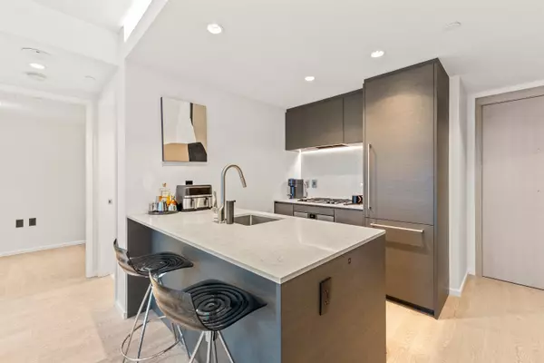 Vancouver, BC V6G 1B9,1482 Robson ST #1304