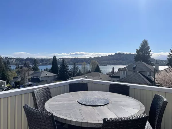 North Vancouver, BC V7G 2M2,318 Roche Point DR