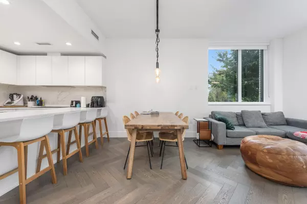 Vancouver, BC V5Z 2Z1,528 W 30th AVE