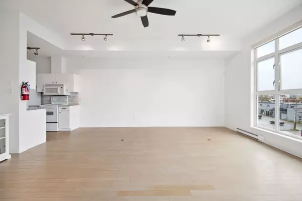 Langley, BC V3A 4E6,20238 Fraser HWY #308