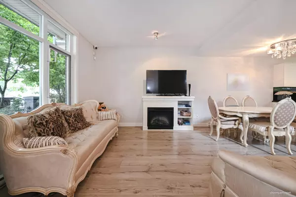 Burnaby, BC V5C 0G1,4923 Dawson ST