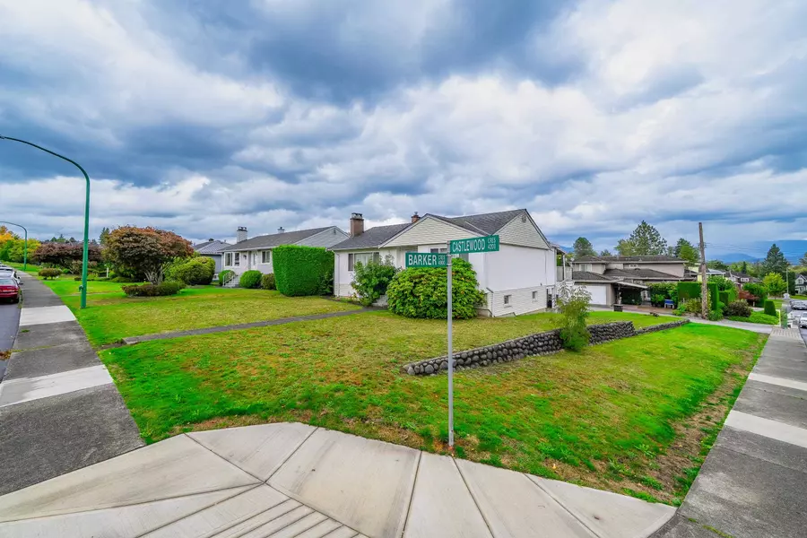 4277 Castlewood CRES, Burnaby, BC V5G 2M1
