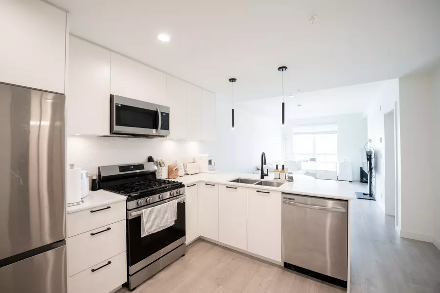 8380 200a ST #302, Langley, BC V2Y 3S5