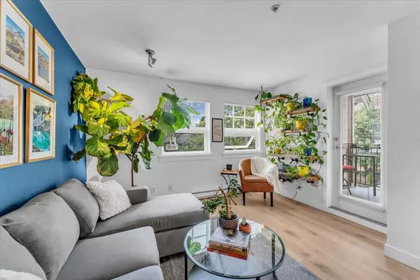 930 W 16th AVE #305, Vancouver, BC V5Z 1T2