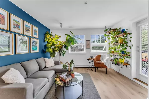 930 W 16th AVE #305, Vancouver, BC V5Z 1T2