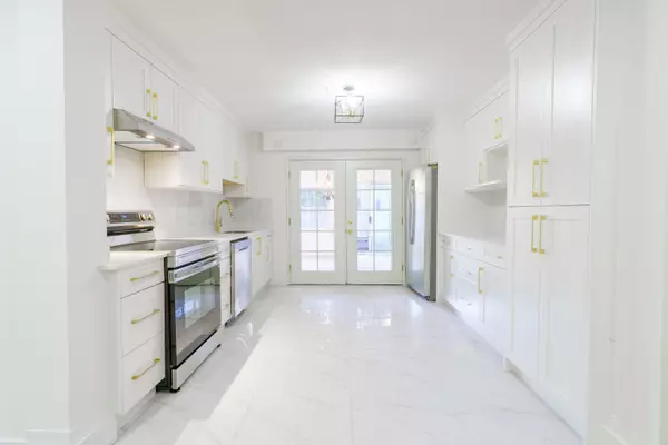 Maple Ridge, BC V2X 5A4,11721 Laity ST