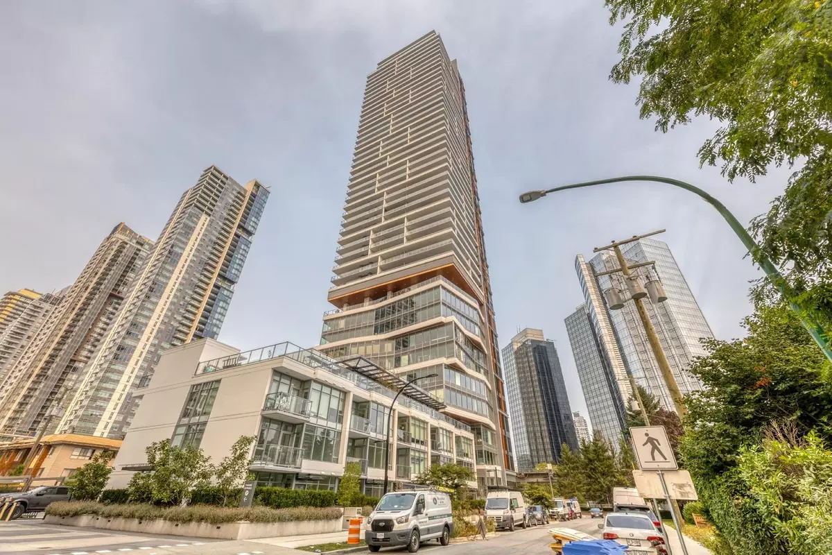 Burnaby, BC V5H 0K5,6511 Sussex AVE #1402