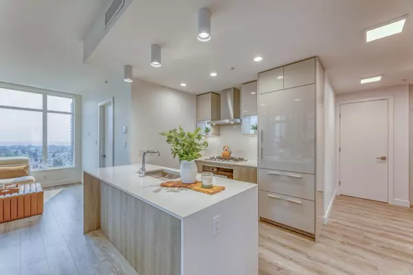 Burnaby, BC V5H 0K5,6511 Sussex AVE #1402