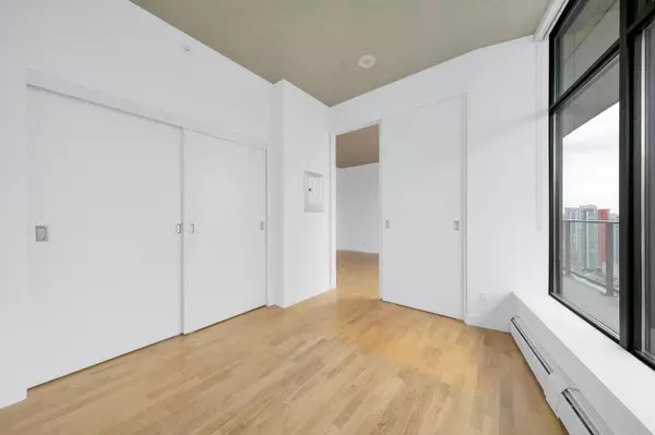 108 W Cordova ST #PH7 Vancouver, BC V6B 0G5