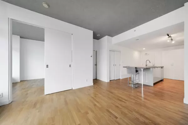 108 W Cordova ST #PH7 Vancouver, BC V6B 0G5