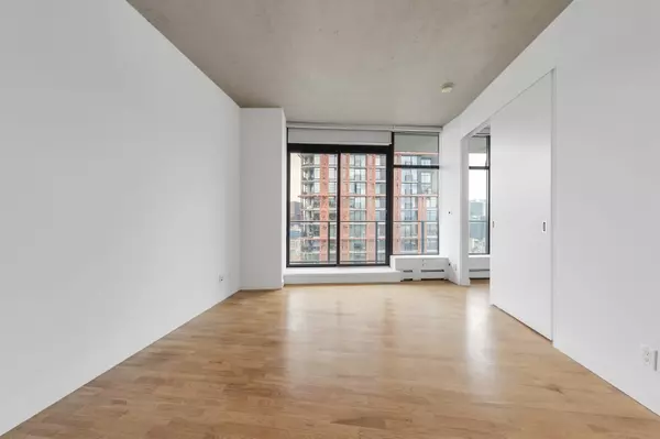 108 W Cordova ST #PH7 Vancouver, BC V6B 0G5