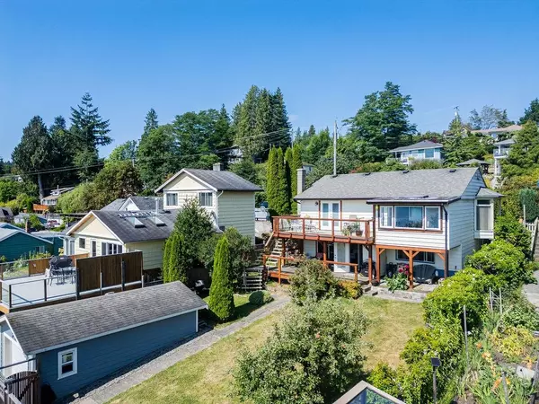 614 Glen RD, Gibsons, BC V0N 1V9
