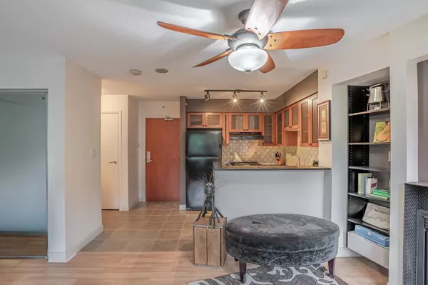 Vancouver, BC V6A 1B2,55 Alexander ST #307